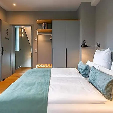 Goldammer Hotel *
